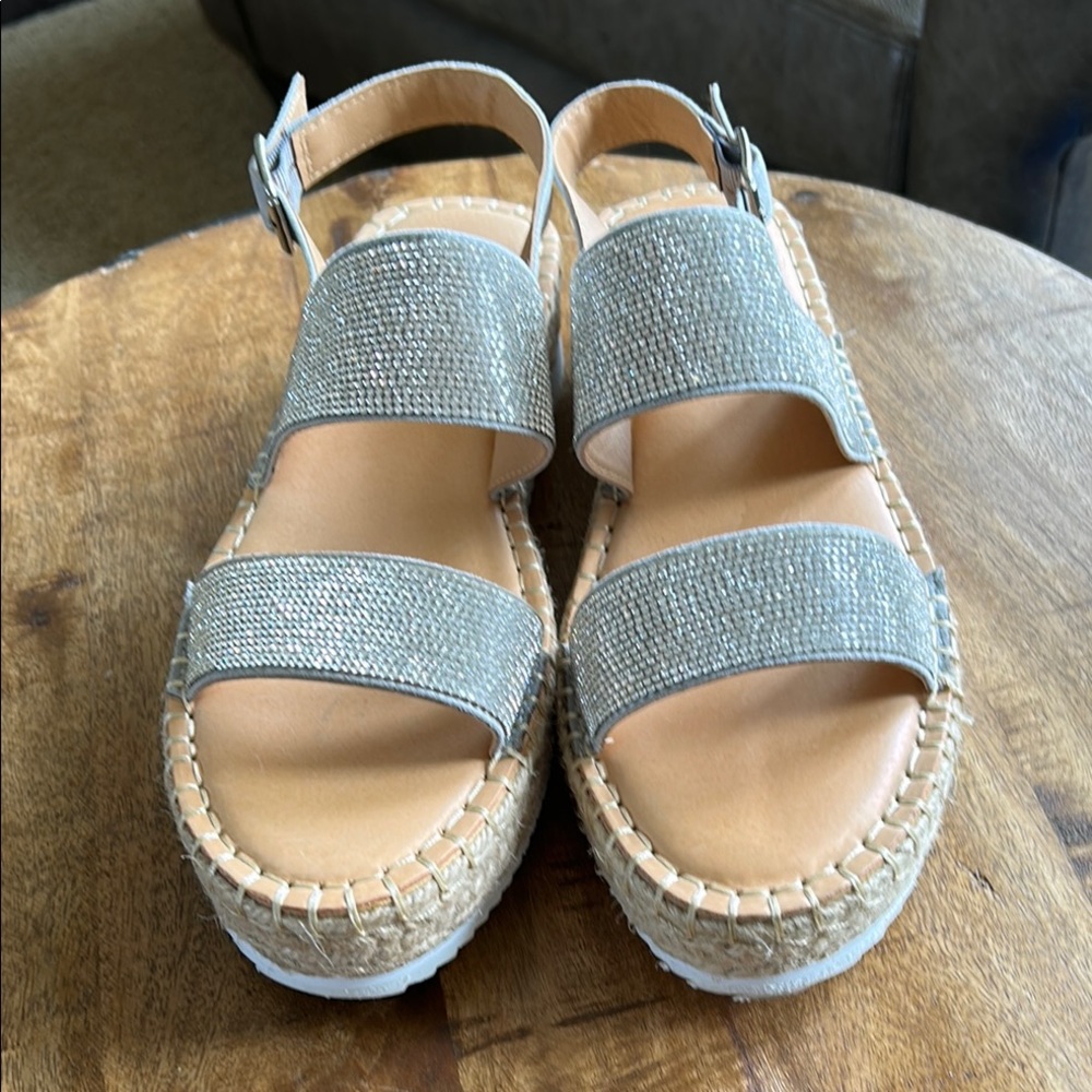 Madden Girl Silver Espadrille Sandals with Glitter Straps.
Size 10